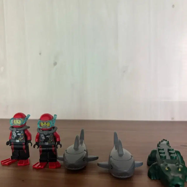 [BUNJANG] LEGO Minifigure Diver, Shark, and Crocodile Set / 레고 미니피규어 잠수부 상어 악어 세트