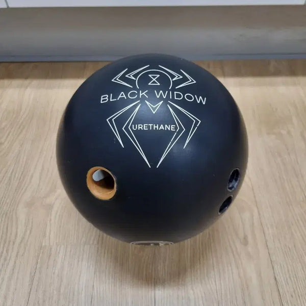 [BUNJANG] Hammer Black Widow Black Solid Urethane 14lb Bowling Ball / 햄머 블랙위도우 블랙솔리드 우레탄 14P 판매합니다
