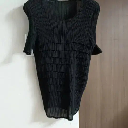 [BUNJANG] Pleated Ruffle Short-Sleeve Blouse / 플리츠 캉캉 스타일 반팔