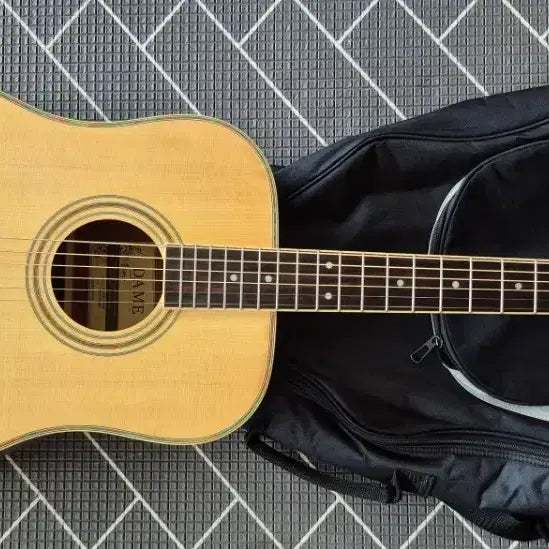[BUNJANG] Dame Lilies 70 Acoustic Guitar / 데임 통기타