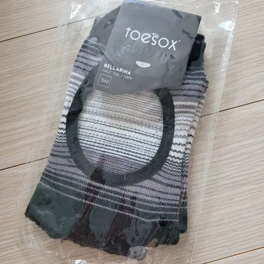 [BUNJANG] Toesox Korea Ballerina Half-Toe Grip Socks - Small (Stripe Pattern) / (새상품)토삭스 코리아 정품 벨라리나 하프토 그립 양말 S