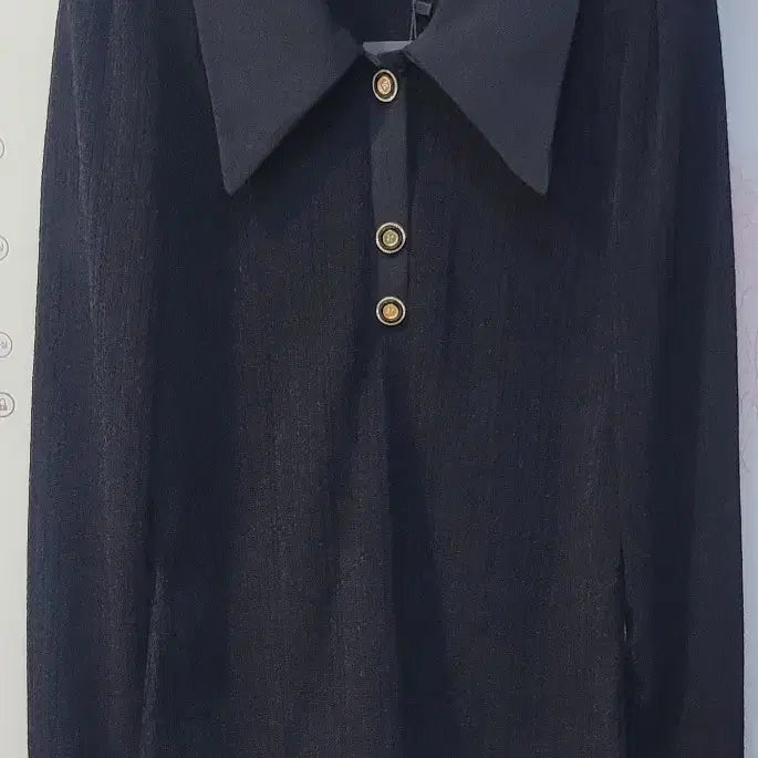 [BUNJANG] ECCOSI Black Button Detail Blouse (New) / ECCOSI 블라우스 블랙(새상품 미사용)