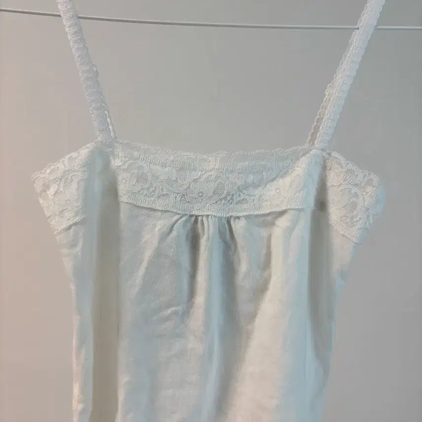 [BUNJANG] Brandy Melville Lace Camisole / 브랜디멜빌 레이스 나시