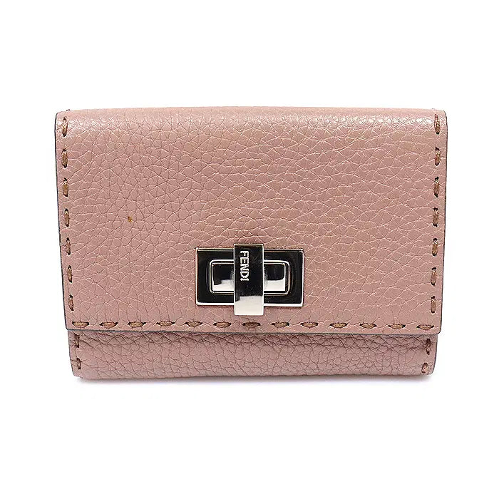 [BUNJANG] Fendi Peekaboo Selleria Grained Calfskin Medium Bi-fold Wallet Pink / Fendi(펜디) 8M0359 핑크 그레인드 카프스킨 피카부 셀러리아 미듐 3단 반지갑 MGD90562FD