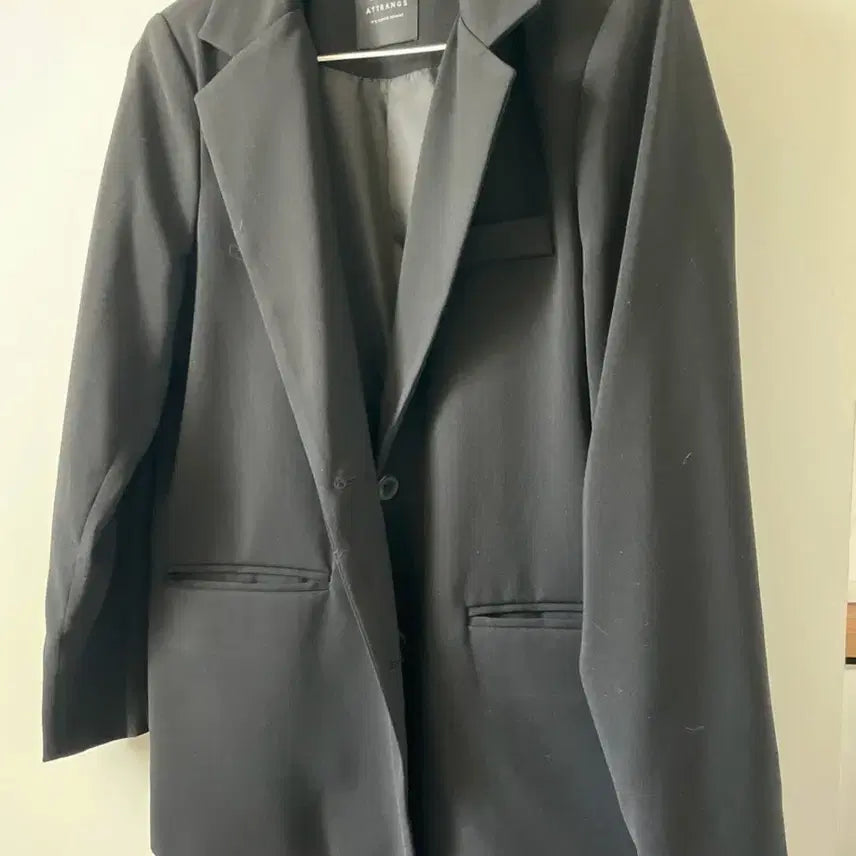 [BUNJANG] ATTRANGS Two-Button Single-Tailored Jacket / 아뜨랑스 투버튼 싱글테일러드 자켓