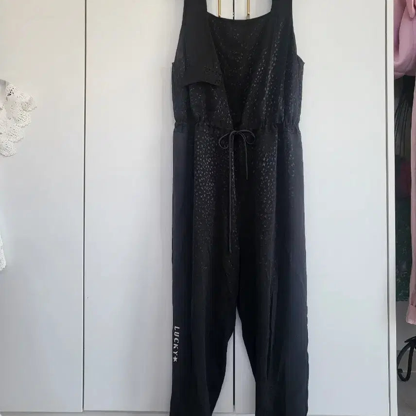 [BUNJANG] Lucky Chouette Black Jumpsuit Size 36 / 럭키슈에뜨 점프수트입니다