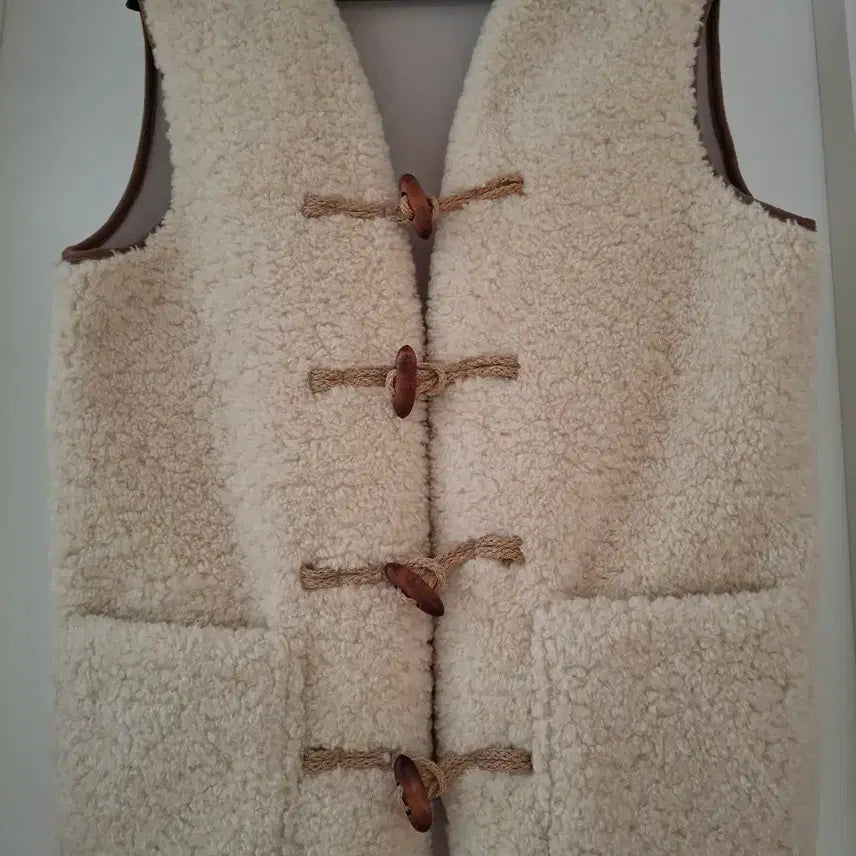 [BUNJANG] Aseell Fleece Vest / 내림)아쎄르양털조끼