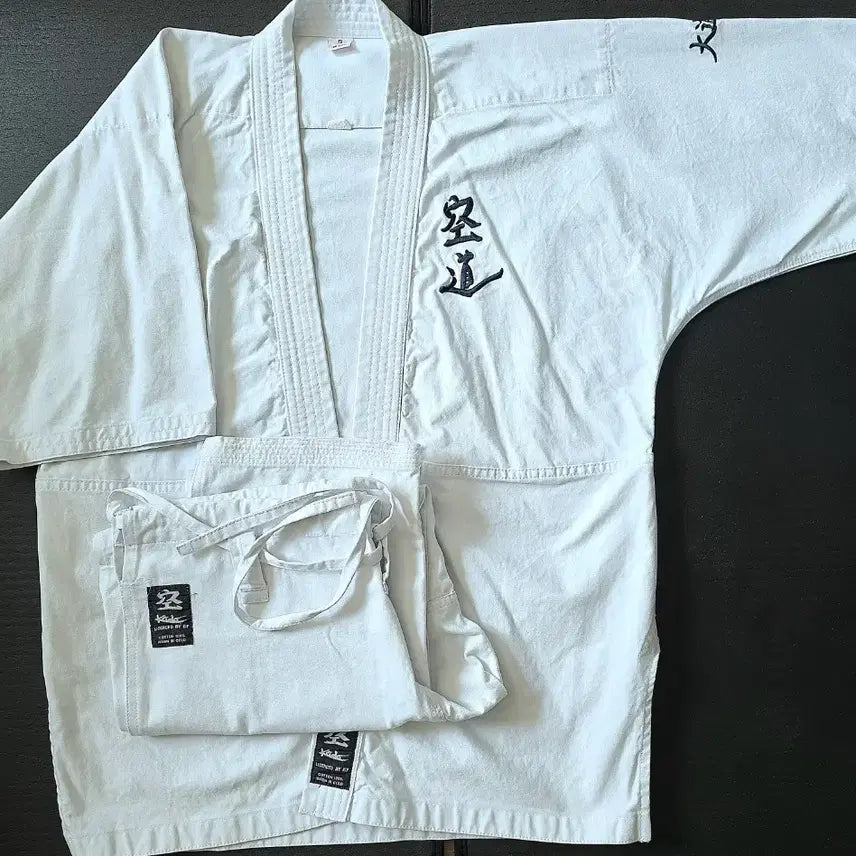[BUNJANG] Daedosuk Kudo Official White Uniform Size 4/5 / 대도숙쿠도 백색 공인도복 4호 5호 판매합니다