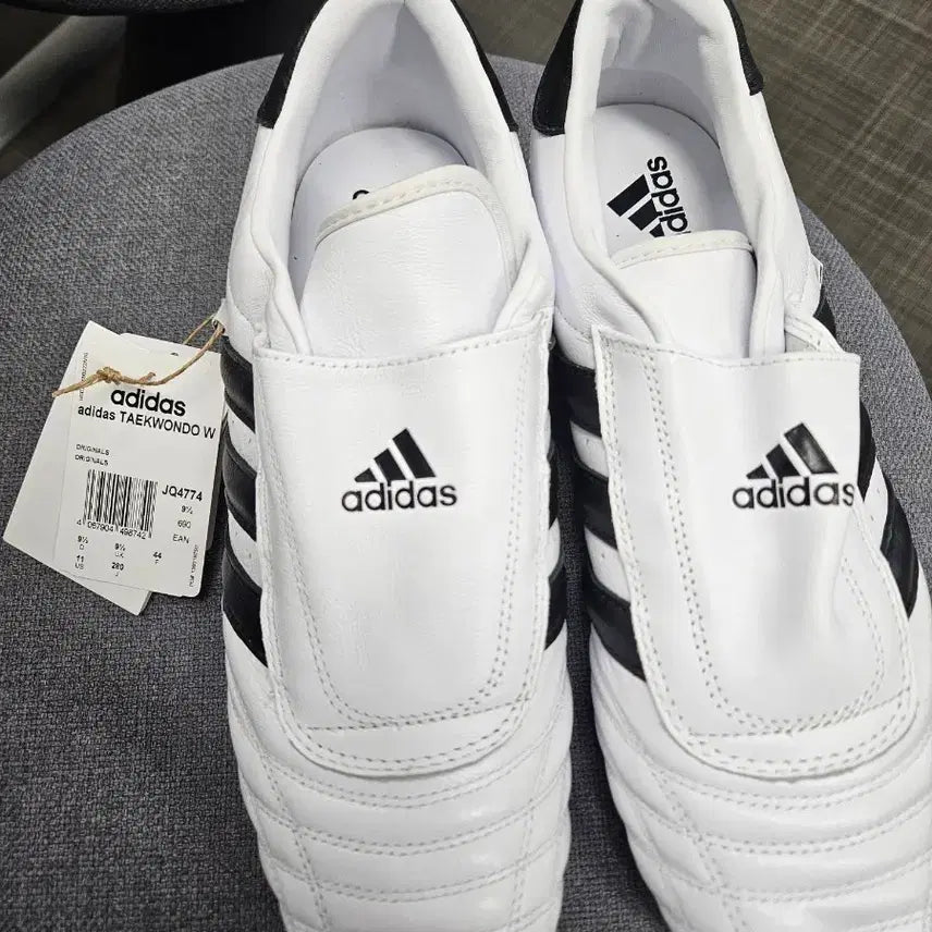 [BUNJANG] Adidas Taekwondo Shoes White 280 JQ4774 / 아디다스 태권도화 흰색 280 JQ4774