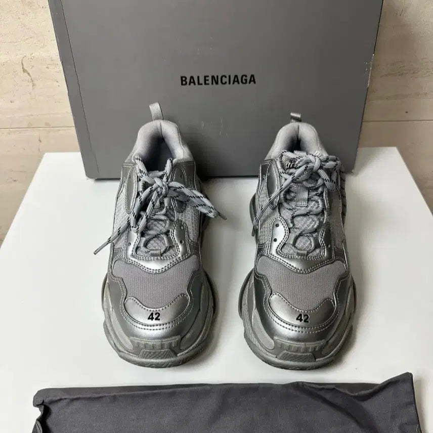 [BUNJANG] Balenciaga Triple S Silver Size 42 / 발렌시아가 트리플s 실버 42사이즈