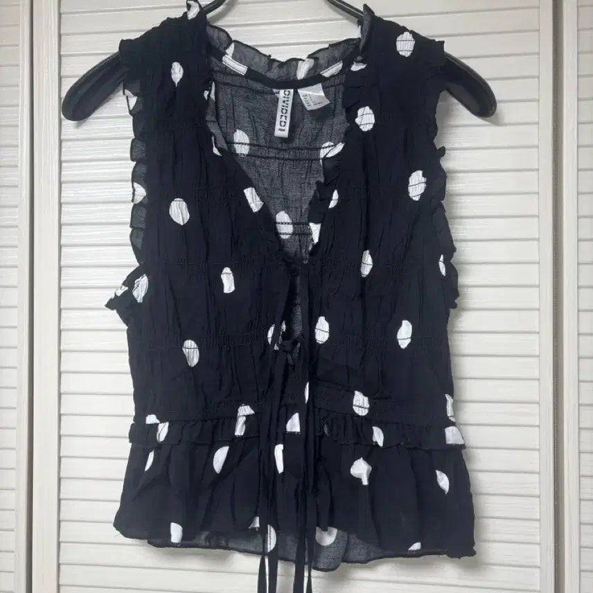[BUNJANG] H&M Polka Dot Sleeveless Top New / H&M 도트 나시 새상품