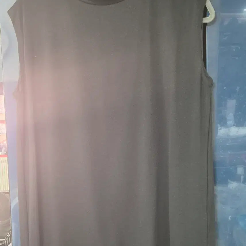 [BUNJANG] Plus Size Sleeveless Turtleneck Top / 빅사이즈 민소매 목폴라티