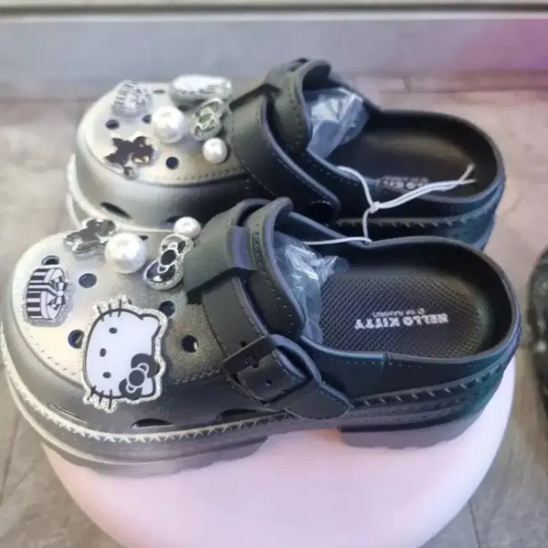 [BUNJANG] Hello Kitty Silver & Black Sandals / 헬로키티 실버블랙 샌들 240/250