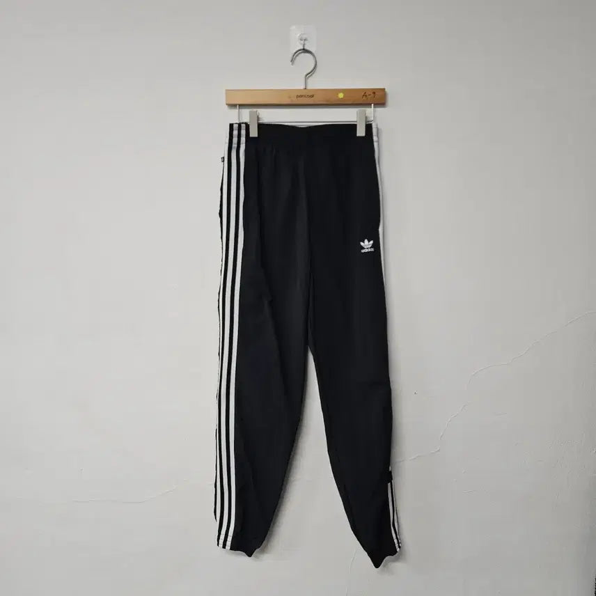 [BUNJANG] Adidas Firebird Women's Woven Jogger Pants / [M] 아디다스 파이어버드 여성 우븐 조거팬츠