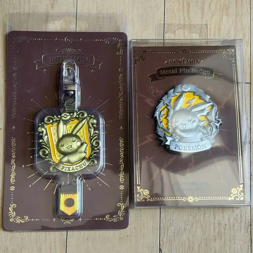 [BUNJANG] Pokemon Pikachu Metal Keychain + Badge Bundle Set / 포켓몬 피카츄 메탈 키링 +뱃지 일괄