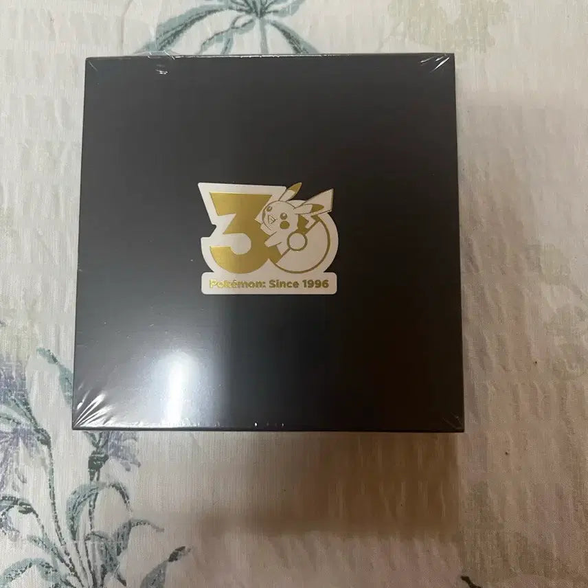 [BUNJANG] Pokemon 30th Anniversary Badge (August) / 포켓몬 30주년 뱃지 8월