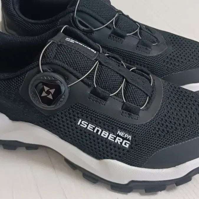 [BUNJANG] Nepa Igenbek Renewal Memory Foam Dial Tracking Shoes / 네파 이젠벅 리뉴얼 메모리폼 다이얼  트래킹화 //235