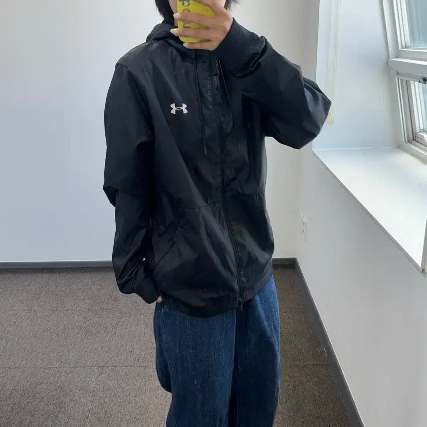 [BUNJANG] Under Armour Small Logo Black Windbreaker Jacket / 언더아머 스몰로고 블랙 바람막이
