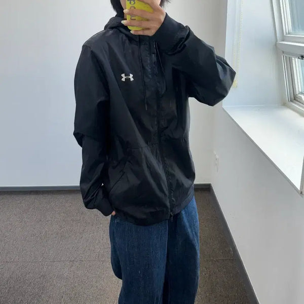 [BUNJANG] Under Armour Small Logo Black Windbreaker Jacket / 언더아머 스몰로고 블랙 바람막이