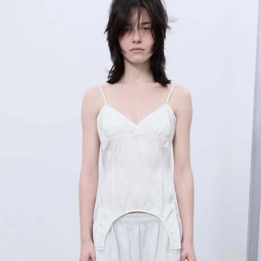 [BUNJANG] LCDC Two-Way Slip Top Ivory SS Layered Sleeveless / 새상품)LCDC 투웨이 슬립탑 아이보리 SS 레이어드 슬리브리스