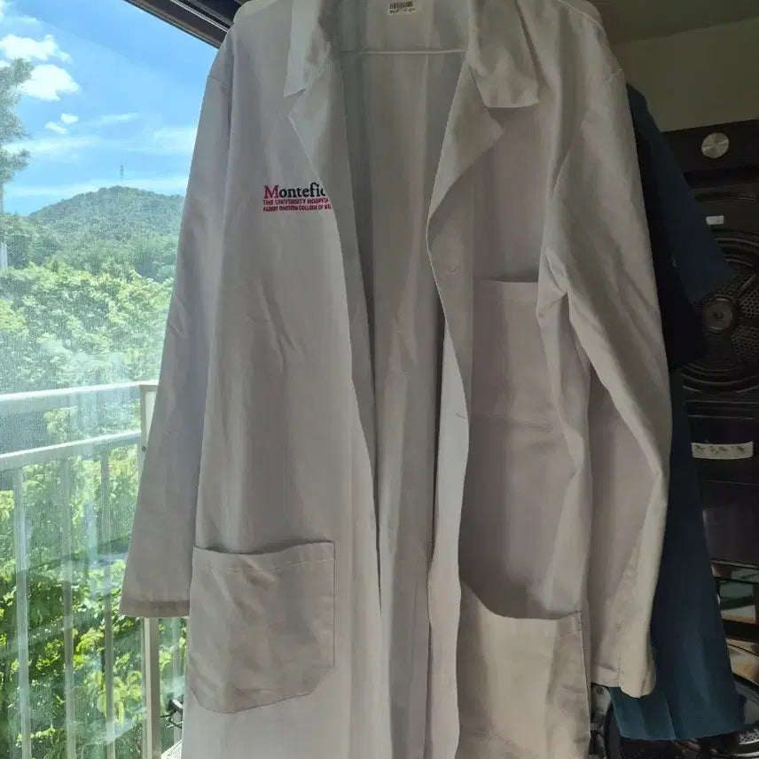 [BUNJANG] Montefiore Medical Center Gown XL / 몬테피오레 메디컬 센터 가운 흰색
