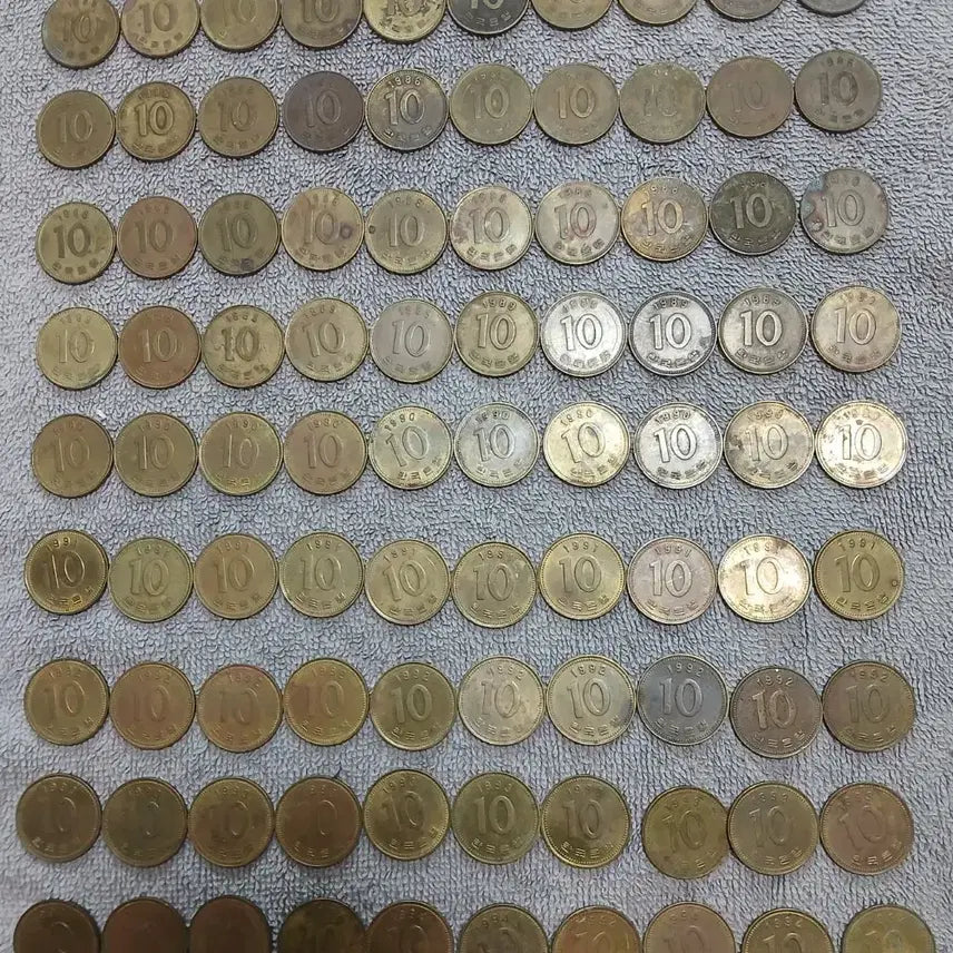 [BUNJANG] 1985-1994 Korean 10 Won 'Ugly' Coins - 90 Coin Bundle / 85.86.88.89.90.91.92.93.94년 10원 못난이 총90개
