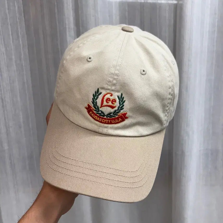 [BUNJANG] LEE Laurel Embroidery Ball Cap / LEE 리 월계 자수 볼캡 모자