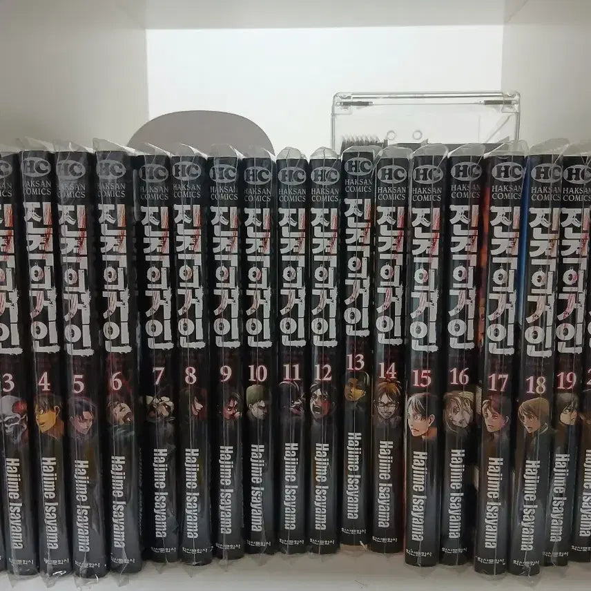 [BUNJANG] Attack on Titan Complete Manga Set (Volumes 1-26, 34-34) / 진격의거인 만화책 27~33제외 전권 판매
