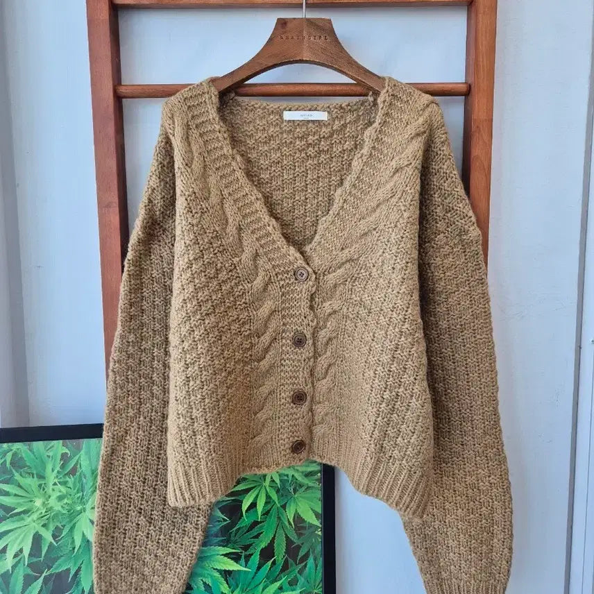 [BUNJANG] Beige Brown Cable Knit Cardigan / (새상품)베이지브라운 케이블 니트 가디건