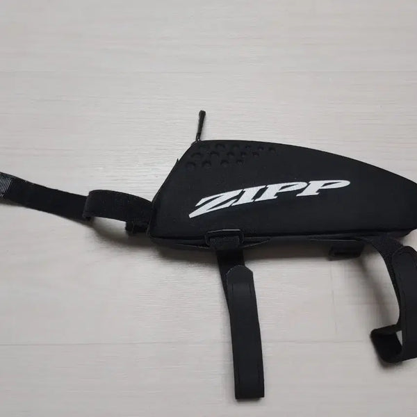[BUNJANG] ZIPP Speedbox 2.0 Bicycle Top Tube Frame Bag / A급) 짚 ZIPP 스피드박스 자전거 탑튜브(프레임) 2.0 자전거 가방 팝니다. ( 택포 2.3만)