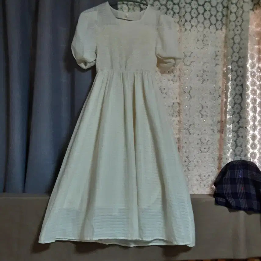 [BUNJANG] Ivory Puff Sleeve Long Dress / 퍼프소매 아이보리 원피스 55
