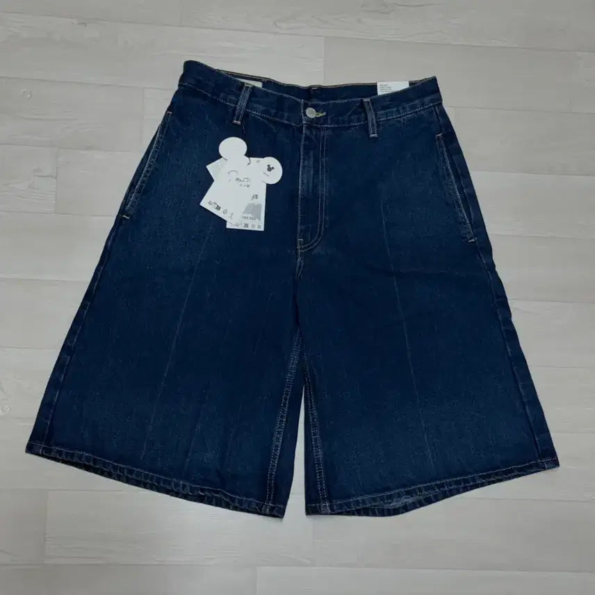 [BUNJANG] ZARA x Disney Bermuda Shorts / [31] ZARA X 디즈니 버뮤다 팬츠