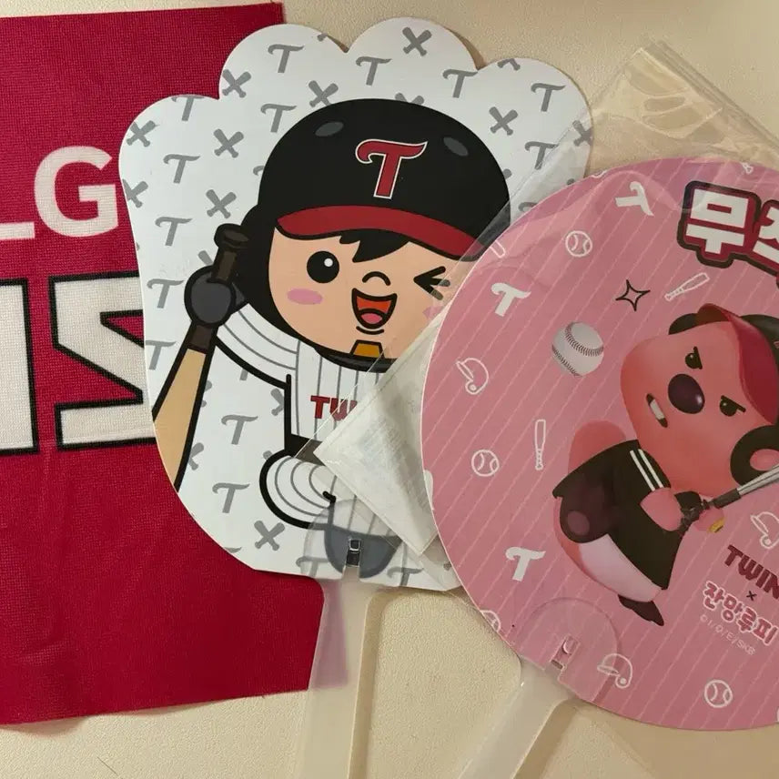 [BUNJANG] LG Twins Zanmang Luffy, Star Lucky Fan, Cheer Flag Bundle / LG 엘지트윈스 잔망루피,스타럭키 부채, 응원깃발