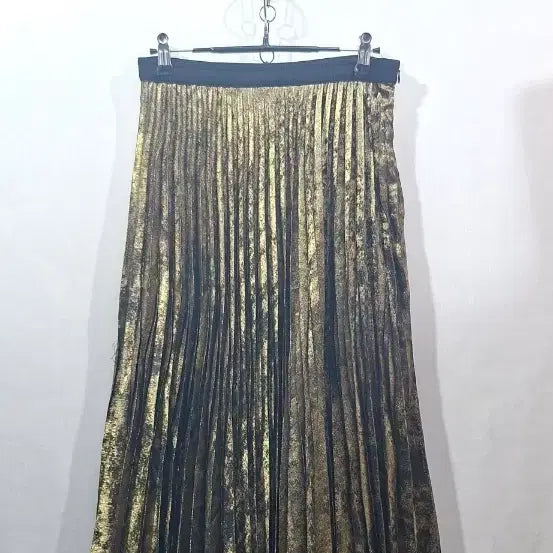 [BUNJANG] SJSJ Pleated Metallic Skirt Gold / 27 한섬 SJSJ 메탈 골드 펄 주름치마