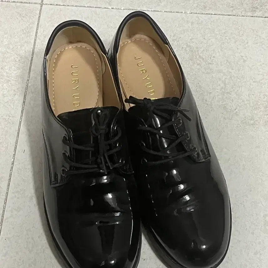 [BUNJANG] Women's Glossy Platform Loafers / 유광 통굽 로퍼 여성 신발 구두
