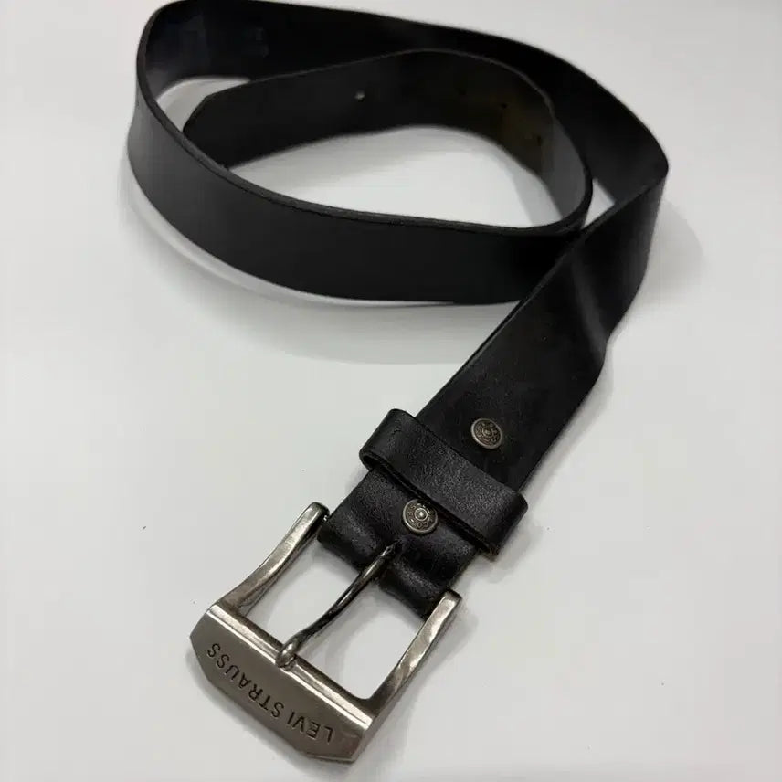 [BUNJANG] Levi's Black Leather Vintage Belt / Levis 리바이스 블랙 레더 빈티지 벨트 Levis Black Leather Belt