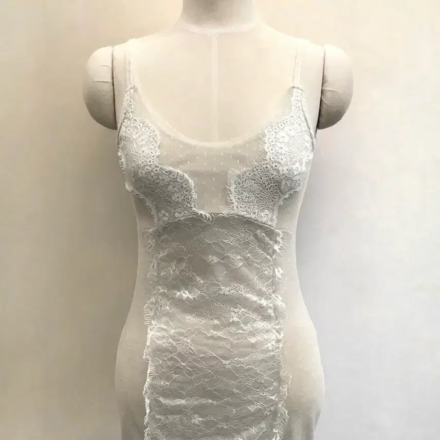 [BUNJANG] Vintage Ivory Sheer Lace Patchwork Sleeveless Top / 빈티지 아이보리 시스루 레이스 패치워크 탑