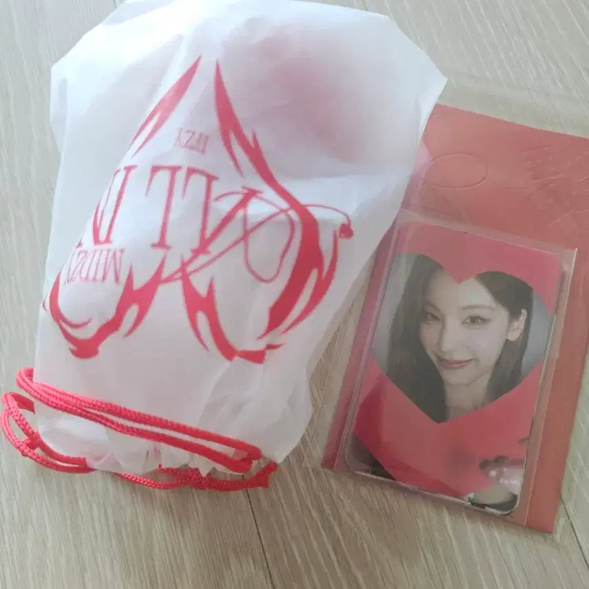 [BUNJANG] ITZY Concert Entry Photocard Set (Sealed) / 있지 콘서트 입장 포카세트 미개봉