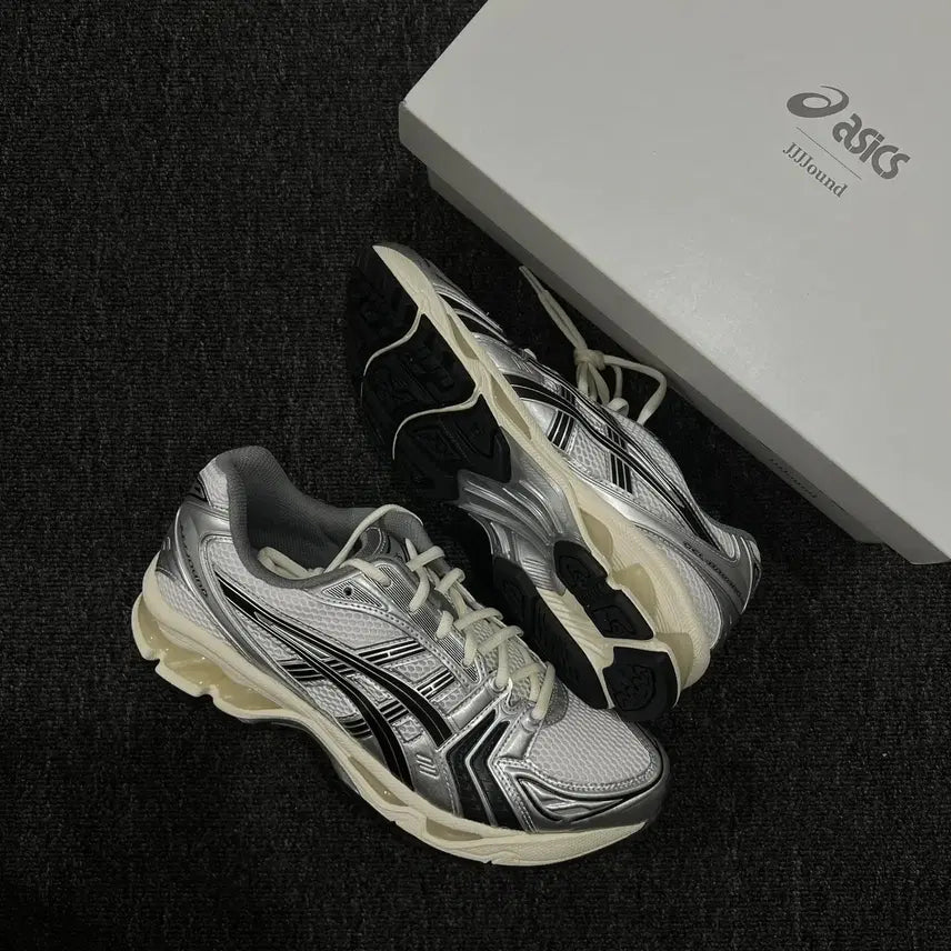 [BUNJANG] ASICS GEL-KAYANO 14 Silver Mesh Breathable Retro Running Sneakers / 아식스 젤카야노14 실버 메쉬 통기성 레트로 런닝 커플 스니커즈