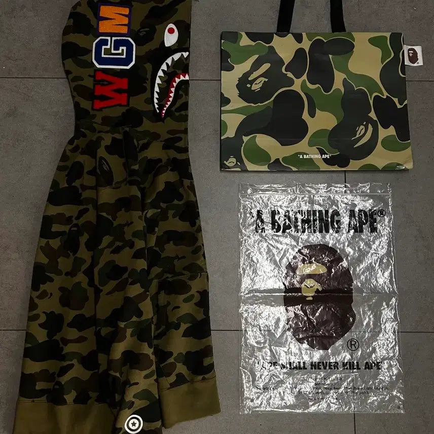 [BUNJANG] BAPE Green Camo Shark Full Zip Hoodie / 베이프 그린 녹계 샤크 후드집업