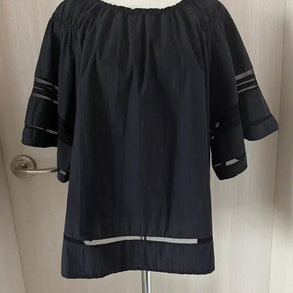 [BUNJANG] TIME (Hansem) Off-Shoulder Blouse Dark Navy Free Size / 한섬 타임TIME 오프숄더 다크네이비 블라우스 F