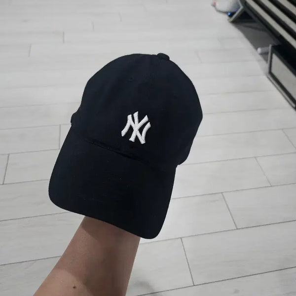 [BUNJANG] MLB New York Yankees Logo Baseball Cap Black / mlb 볼캡 블랙(새상품급)
