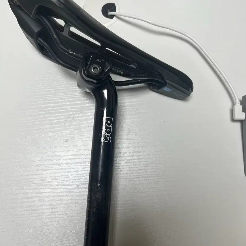 [BUNJANG] Shimano Pro Stealth Saddle and Seatpost / 시마노 프로 안장, 싯포