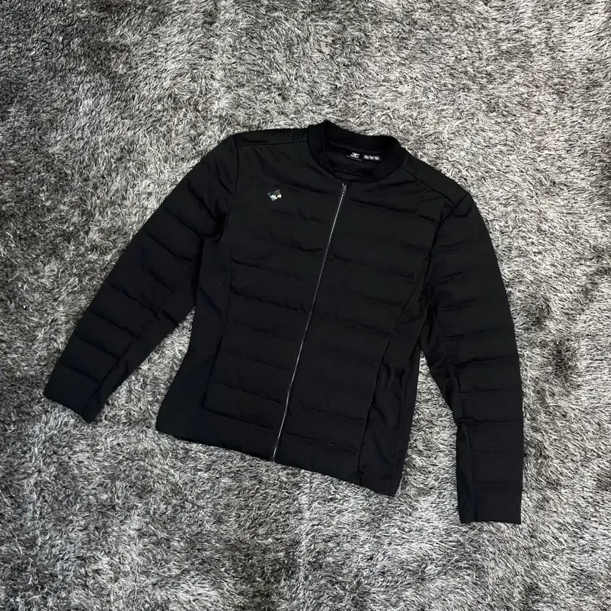 [BUNJANG] Descente Lightweight Padded Jacket (Size 100) / 데상트 경량 패딩 자켓 (100)