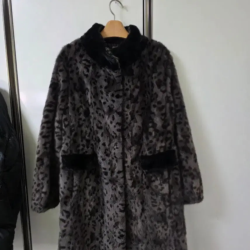 [BUNJANG] Lee Heon Young Leopard Print Mink Fur Coat / 이헌영 밍크털 레오파드 무늬 퍼 코트(88)