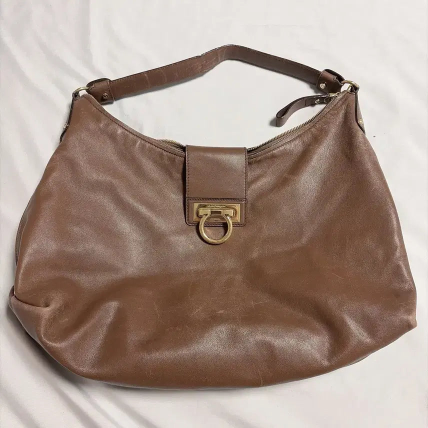 [BUNJANG] Salvatore Ferragamo Gancini Shoulder Bag Brown / 페라가모 간치니 숄더백 브라운