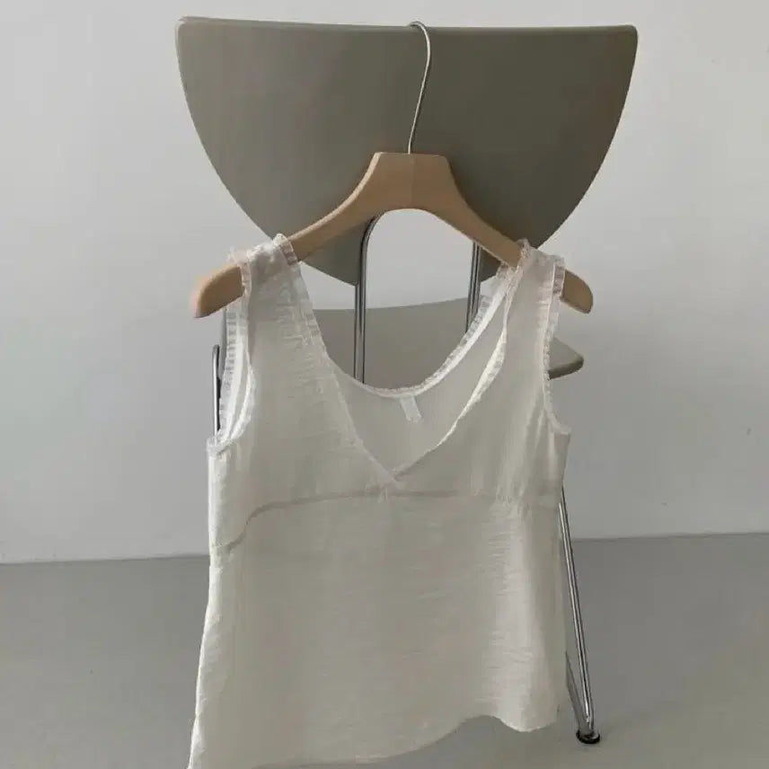 [BUNJANG] ABOE Organza Ruffle Sleeveless Blouse / 아보에 오간자 프릴 나시 블라우스