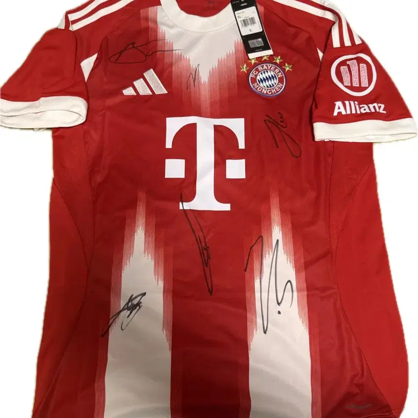 [BUNJANG] FC Bayern Munich 2025-26 Squad Signed Authentic Jersey / 25-26 뮌헨스쿼드 싸인 유니폼