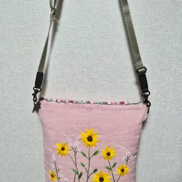 [BUNJANG] Sunflower Embroidery Shoulder Bag / 핑크색 해바라기 자수 숄더백