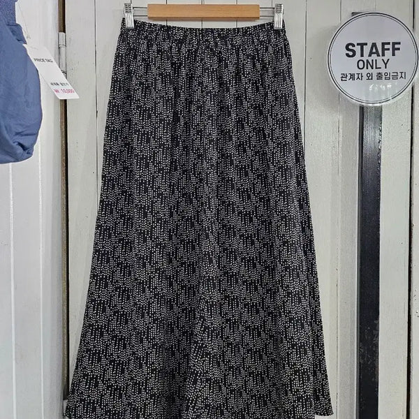[BUNJANG] Cherish Women's Banding Long Skirt Dot Flare / Cherish 여성 밴딩 롱스커트 Free 허리밴딩 도트 땡땡이 플레어 롱치마